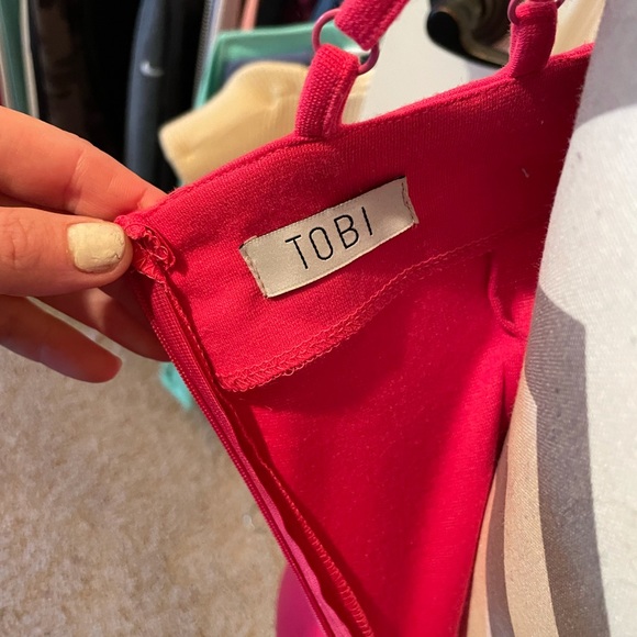 Tobi Fuschia cutout bodycon dress - Picture 2 of 3